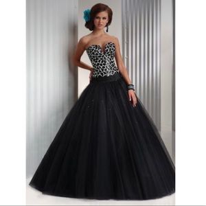 Maggie Soterro Flirt Black Prom Ball Gown Size 2